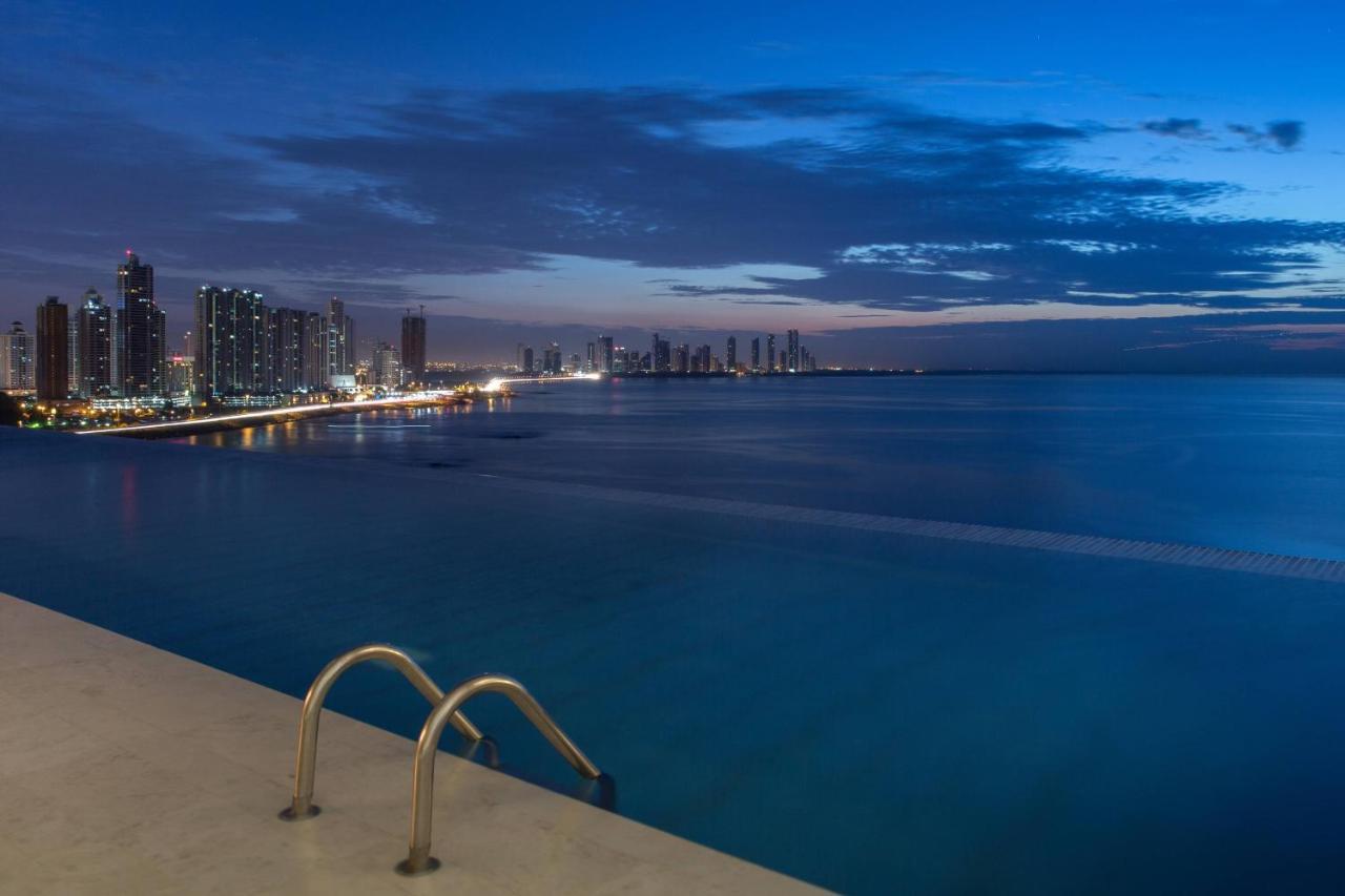 Jw Marriott Panama Ξενοδοχείο Εξωτερικό φωτογραφία View of the city from the pool